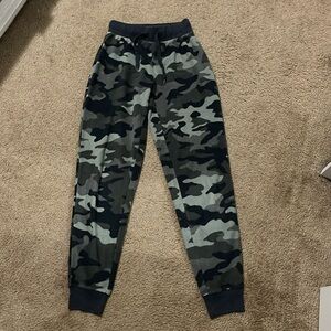 2 pair Aeropostale camouflage/ plaid fleece pajama bottoms size extra small